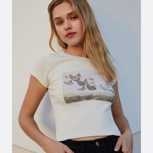 Brandy Melville - John Galt baby tee
